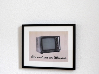 Ren&eacute; Magritte(?): Ceci n'est pas un téléviseur